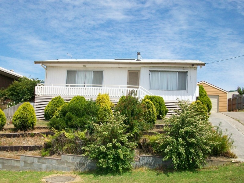 111 Myer Street, Lakes Entrance VIC 3909