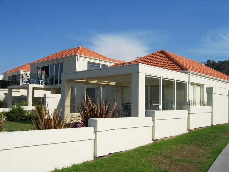 2/122 Golf Links Road, Lakes Entrance VIC 3909