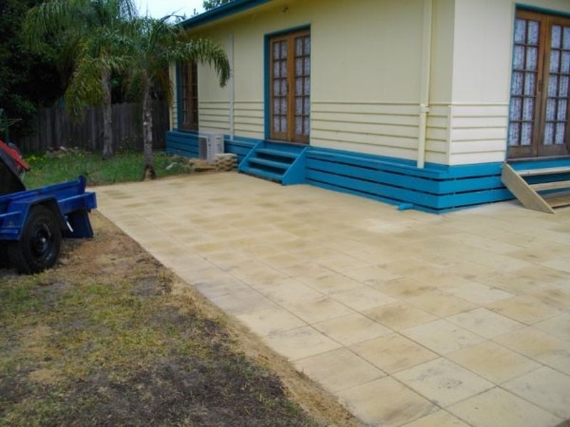 8 Tanjil Grove, Lakes Entrance VIC 3909