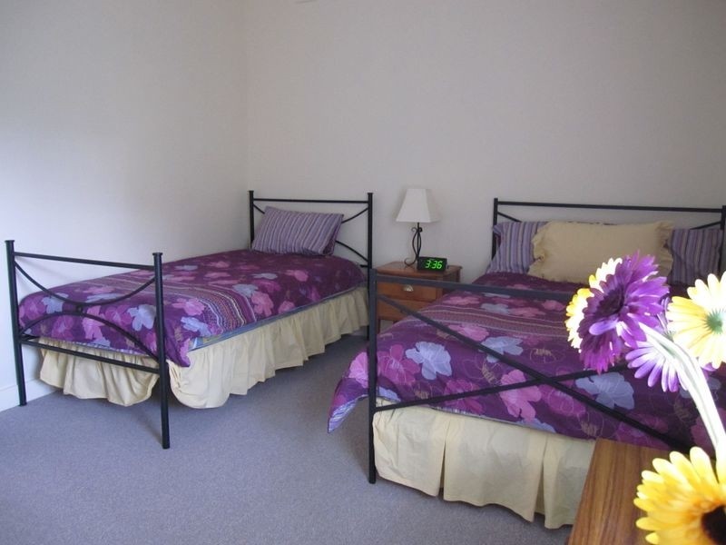 8 Tanjil Grove, Lakes Entrance VIC 3909