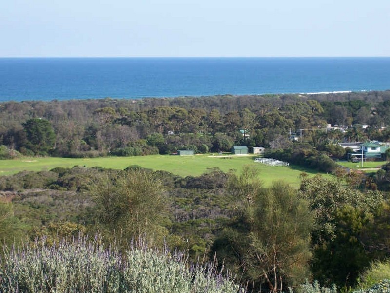 11 Lyrebird Court, Lakes Entrance VIC 3909