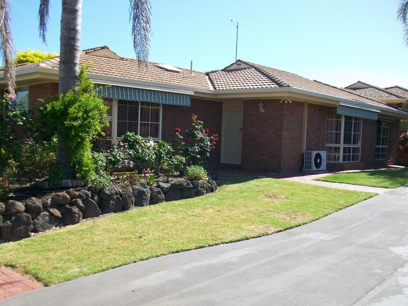 1/9 Bills Street, Lakes Entrance VIC 3909