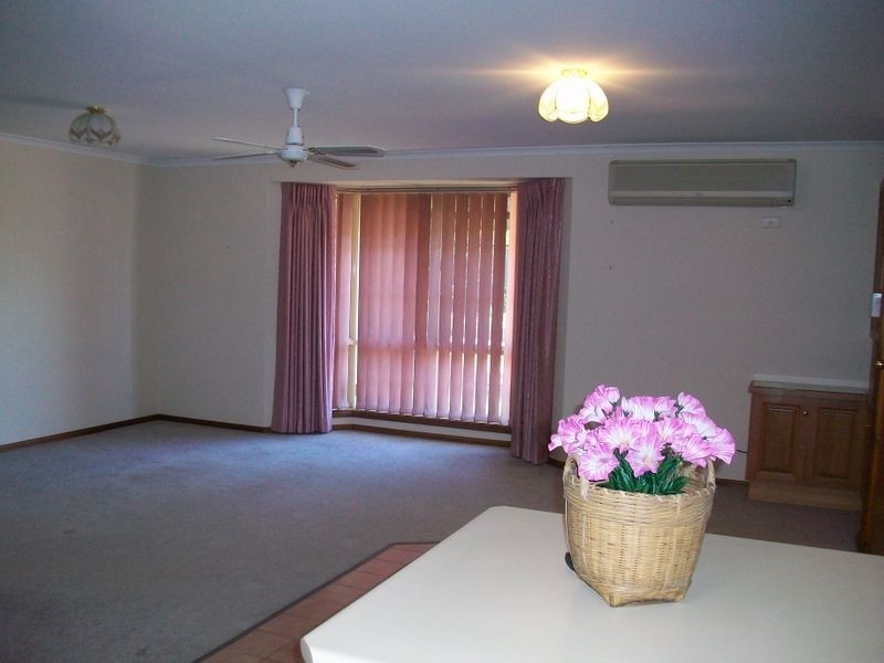 1/9 Bills Street, Lakes Entrance VIC 3909