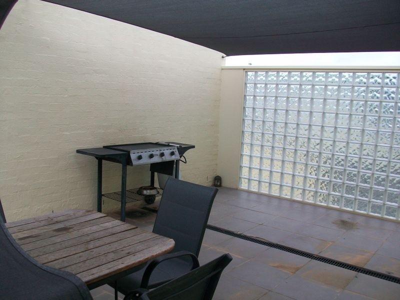 1/613 The Esplanade, Lakes Entrance VIC 3909