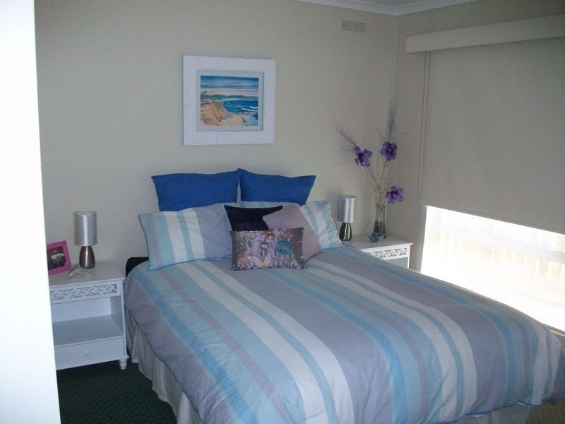 11 Oceanview Parade, Lakes Entrance VIC 3909