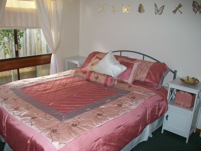 11 Oceanview Parade, Lakes Entrance VIC 3909