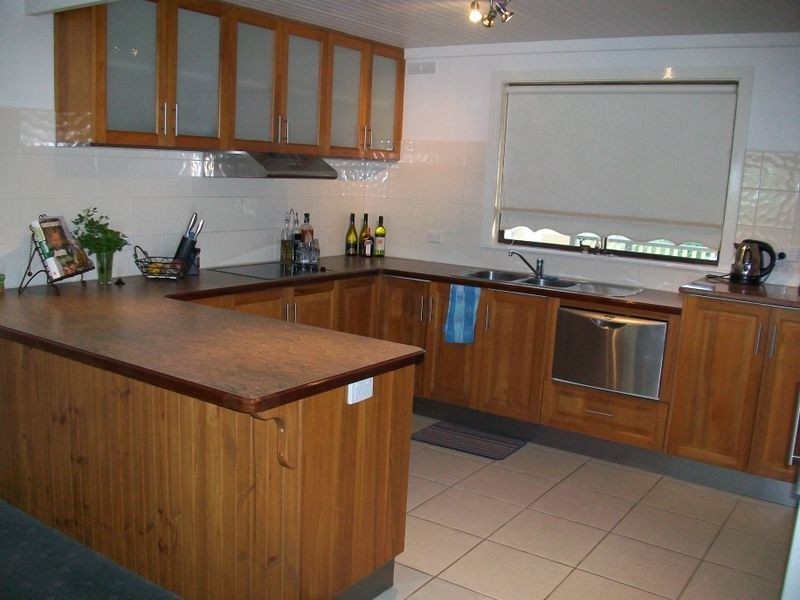 11 Oceanview Parade, Lakes Entrance VIC 3909