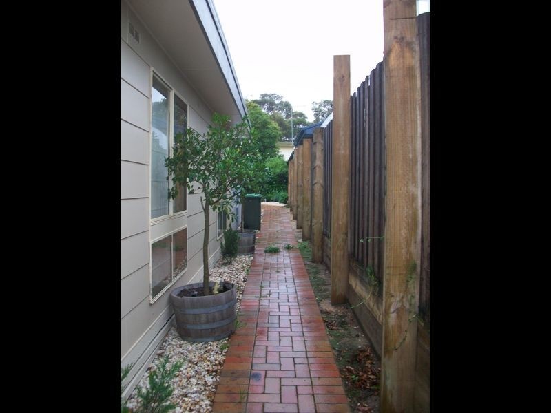 11 Oceanview Parade, Lakes Entrance VIC 3909