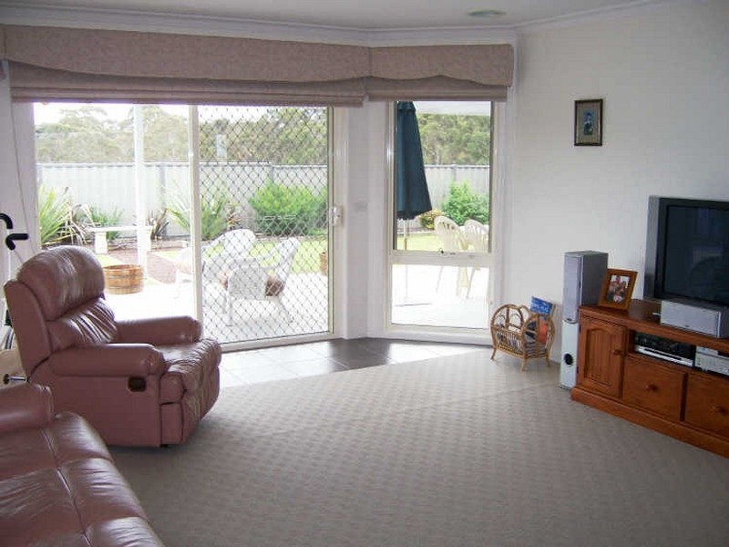 25 Tranquil Drive, Lakes Entrance VIC 3909