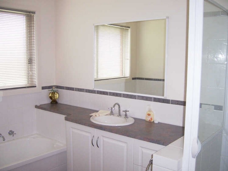 25 Tranquil Drive, Lakes Entrance VIC 3909