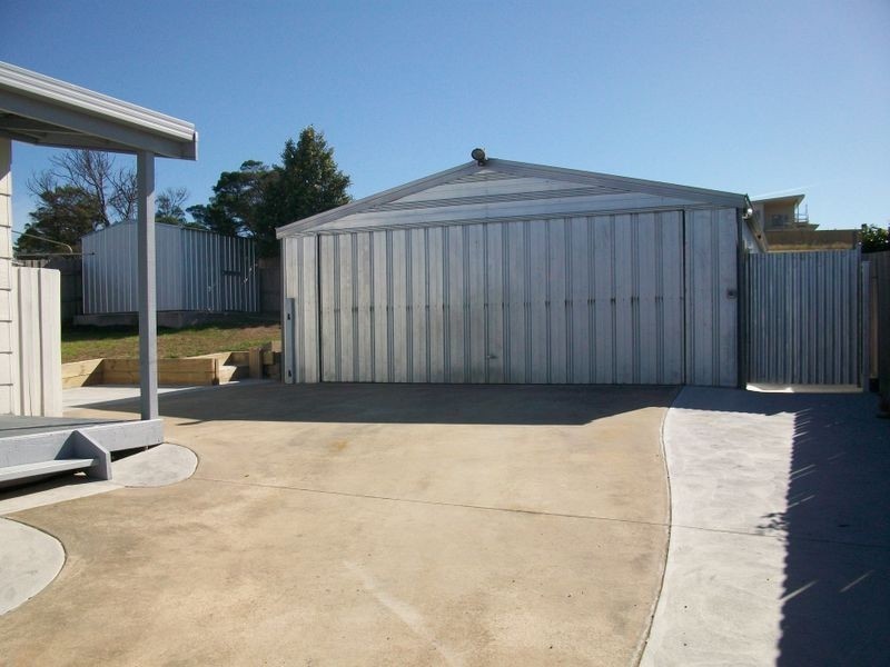 5 Alexandra Avenue, Kalimna VIC 3909