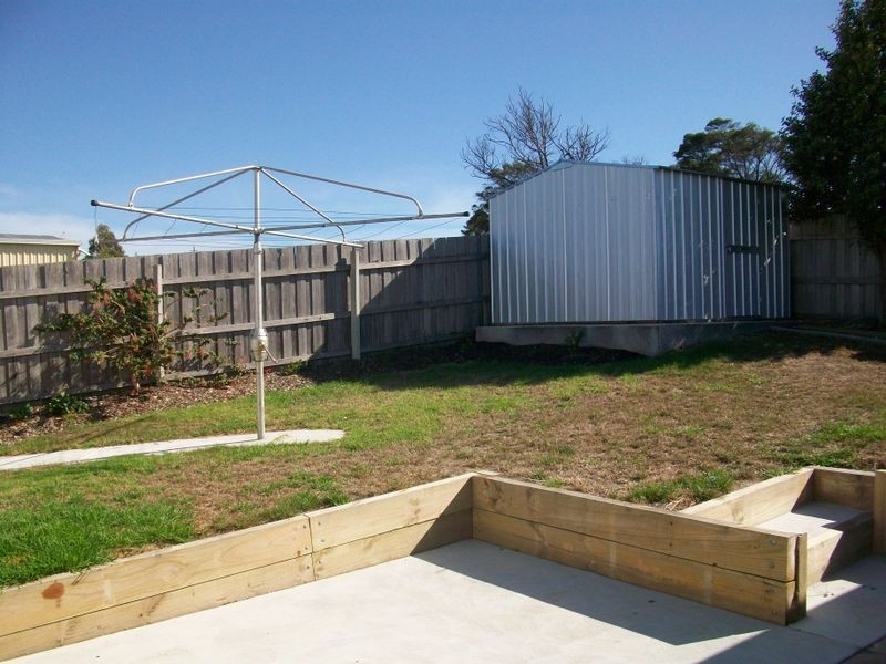 5 Alexandra Avenue, Kalimna VIC 3909