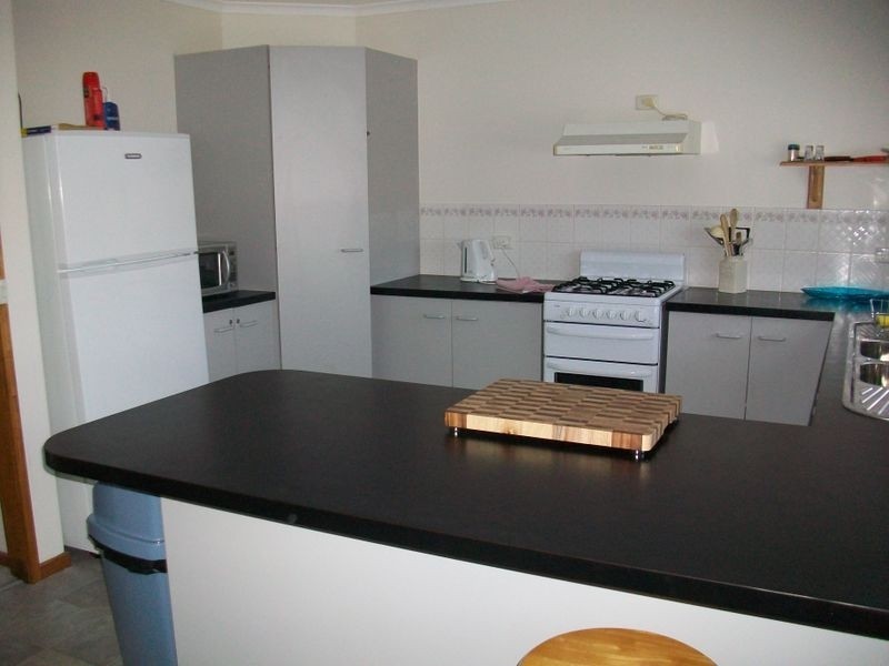 5 Alexandra Avenue, Kalimna VIC 3909