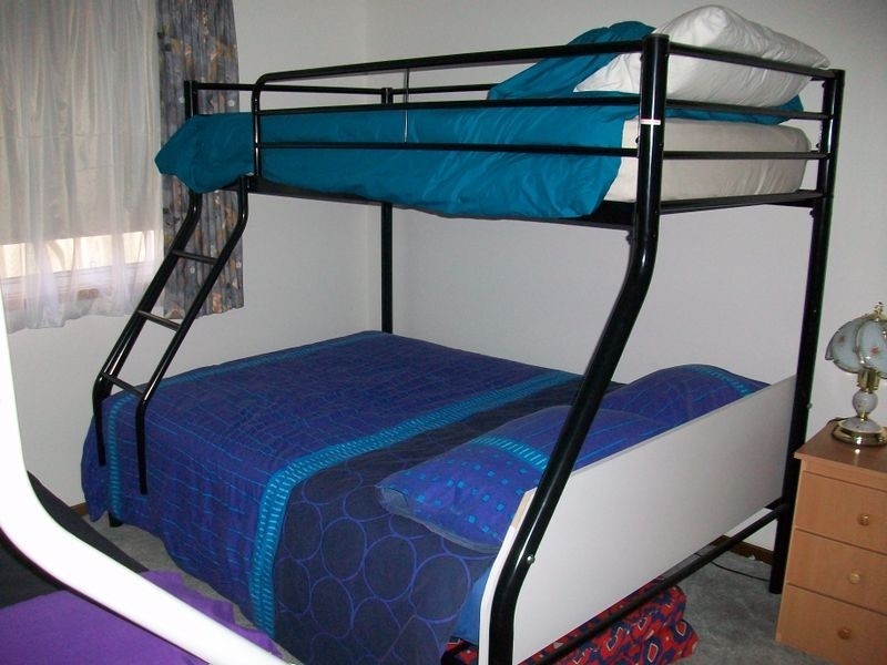 5 Alexandra Avenue, Kalimna VIC 3909