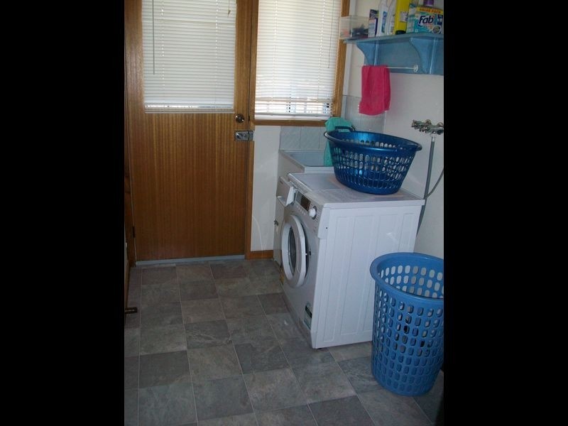 5 Alexandra Avenue, Kalimna VIC 3909