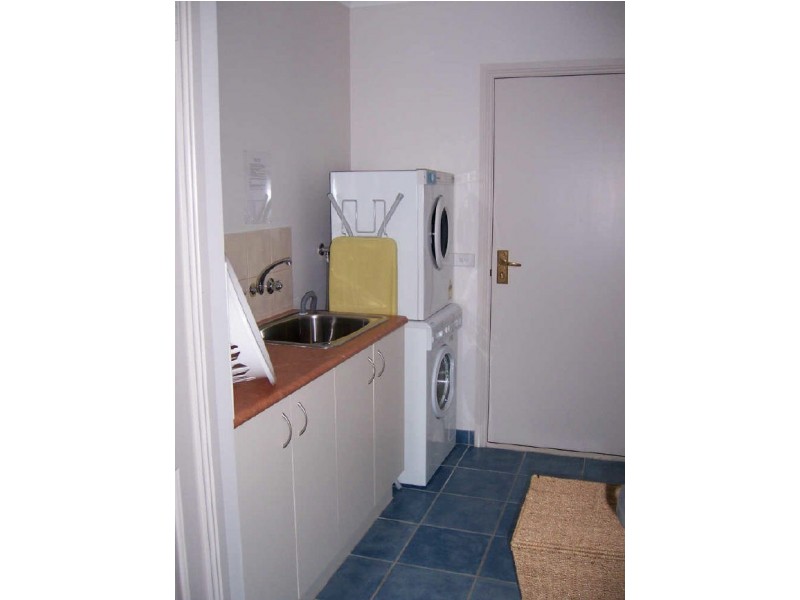 Lakes Entrance VIC 3909