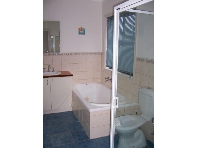 Lakes Entrance VIC 3909