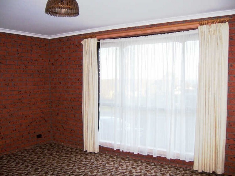 1 & 2/67 Lake Bunga Beach Road, Lakes Entrance VIC 3909