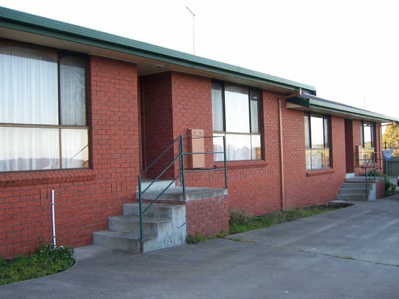 1 & 2/67 Lake Bunga Beach Road, Lakes Entrance VIC 3909