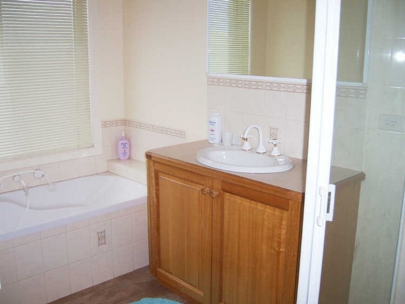 13 McCue Road, Kalimna VIC 3909