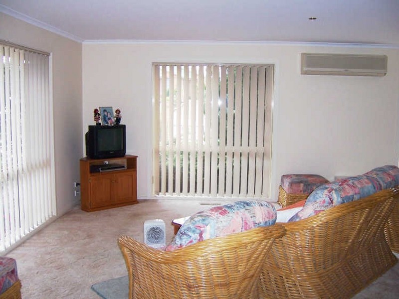 13 McCue Road, Kalimna VIC 3909