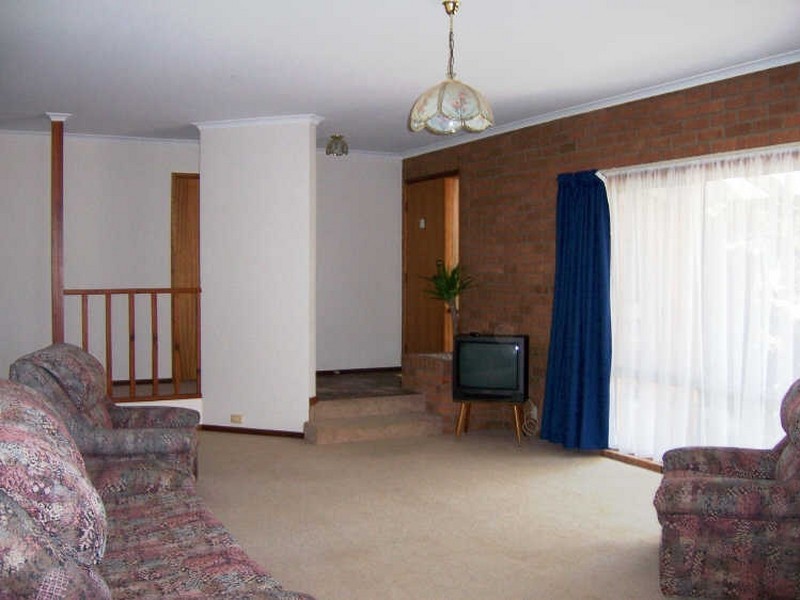 21 Reeves Street, Kalimna VIC 3909