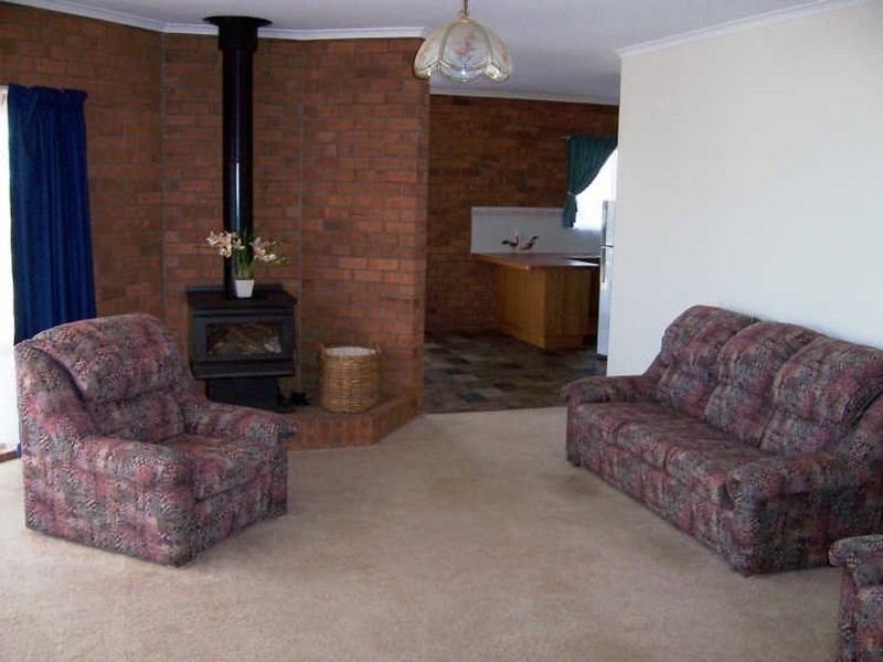 21 Reeves Street, Kalimna VIC 3909