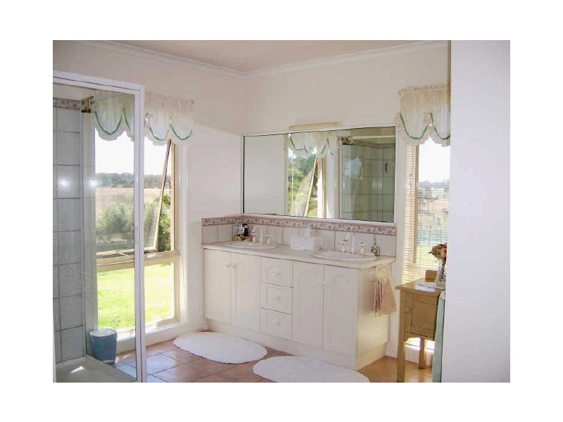 Lakes Entrance VIC 3909