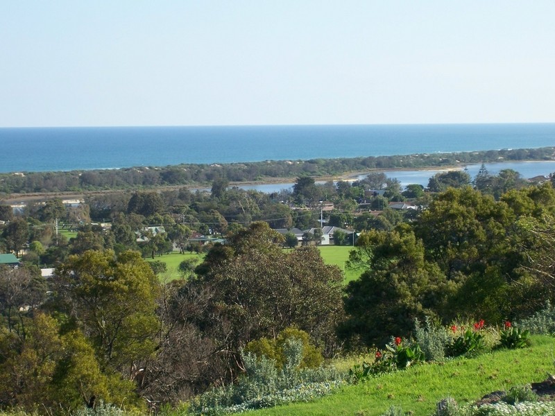 11a Lyrebird Court, Lakes Entrance VIC 3909