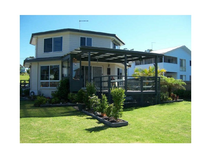 Lakes Entrance VIC 3909