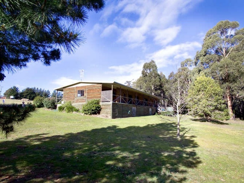 37 Mitchelson Court, Lakes Entrance VIC 3909