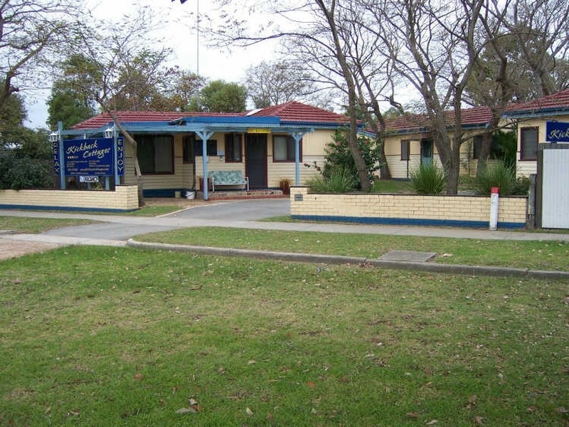 32 Roadknight Street, Lakes Entrance VIC 3909