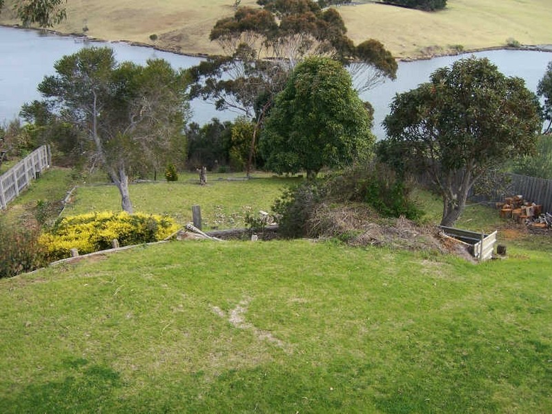 29 Nautilus Way, Lakes Entrance VIC 3909