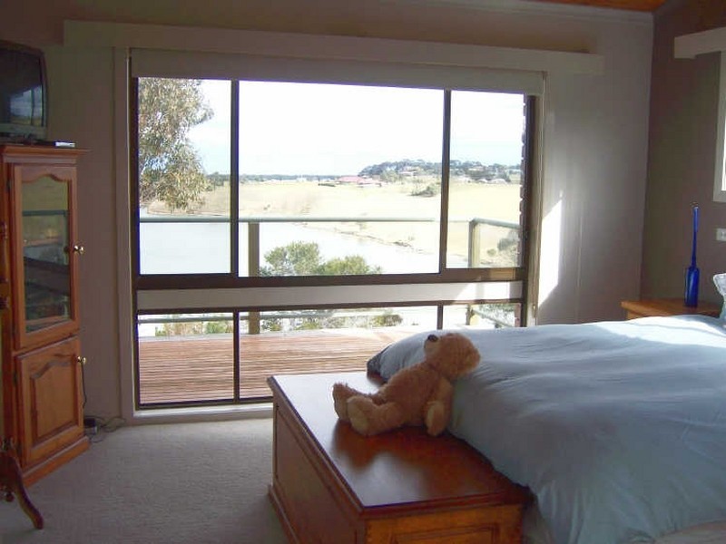 29 Nautilus Way, Lakes Entrance VIC 3909