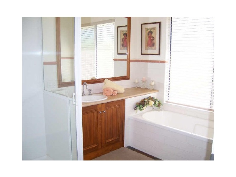 Lakes Entrance VIC 3909