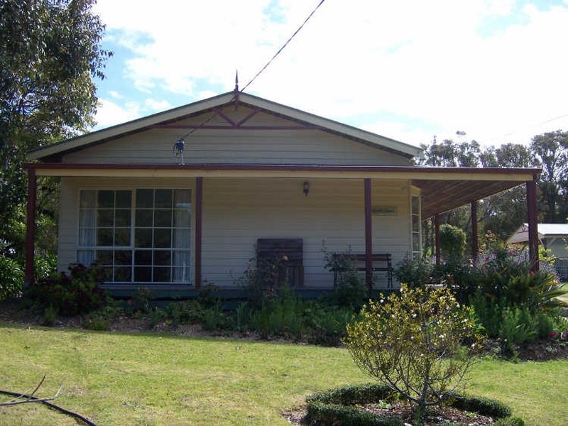 33 Flounder Road, Lake Tyers Beach VIC 3909