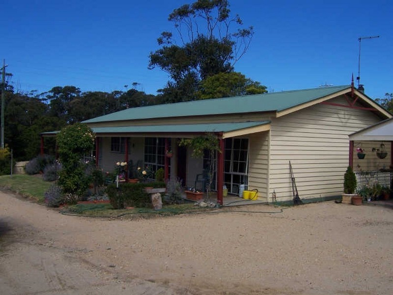 33 Flounder Road, Lake Tyers Beach VIC 3909