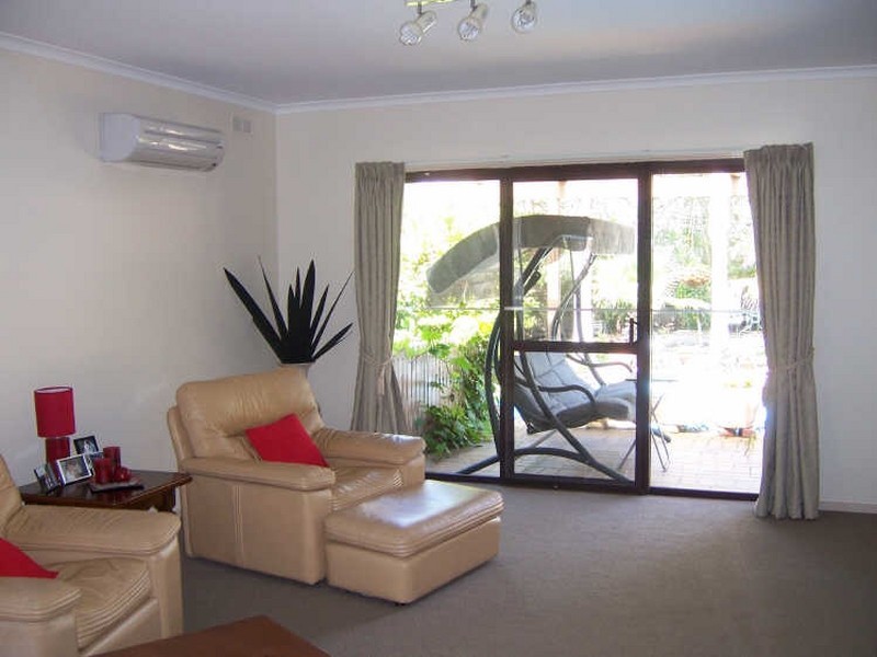 25 Wyrallah Street, Lakes Entrance VIC 3909