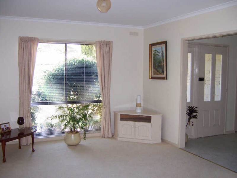 25 Wyrallah Street, Lakes Entrance VIC 3909