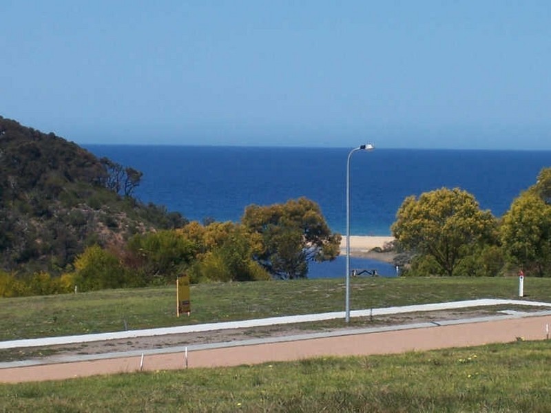 9/ Lake Bunga Court, Lakes Entrance VIC 3909