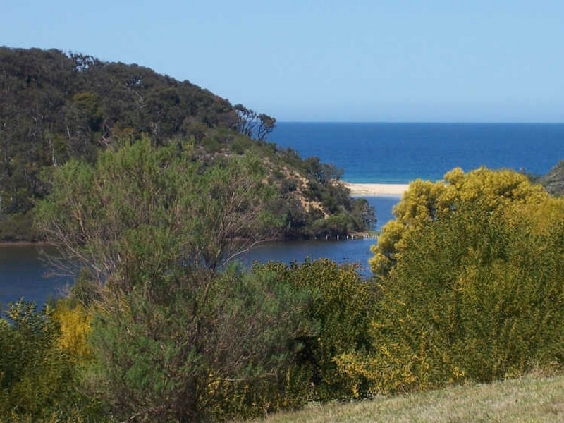 9/ Lake Bunga Court, Lakes Entrance VIC 3909