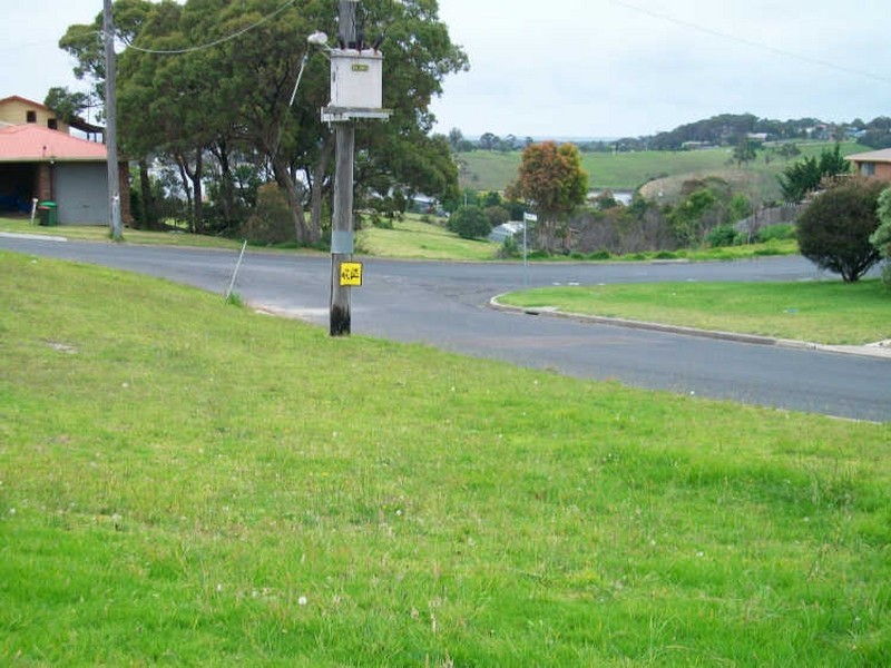 62 O’Neills Road, Lakes Entrance VIC 3909