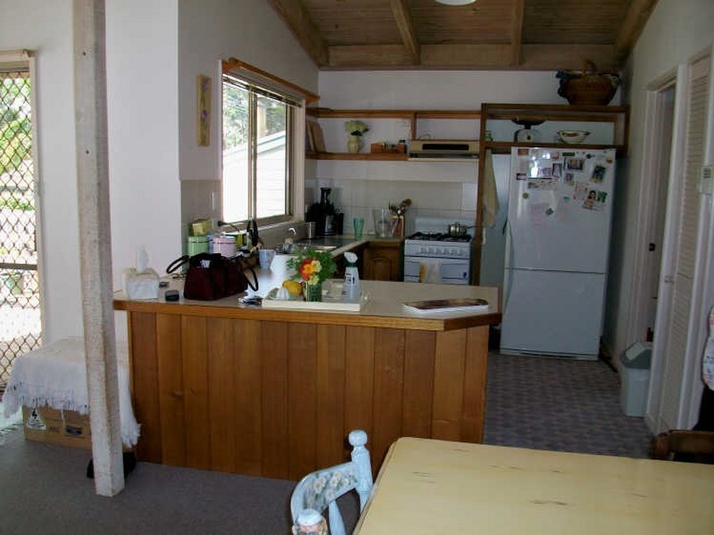 13 Bassett Road, Lakes Entrance VIC 3909