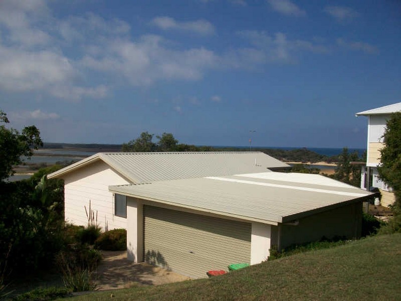 52 Lakeside Drive, Lake Tyers Beach VIC 3909