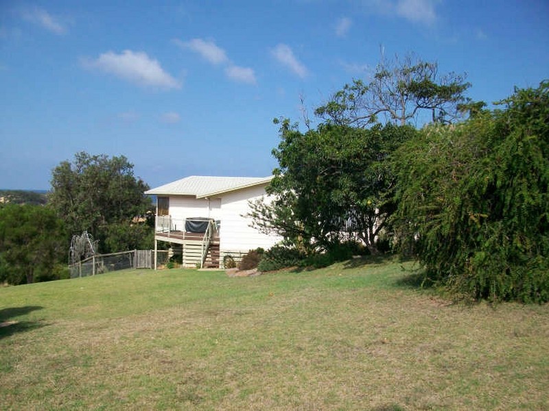 52 Lakeside Drive, Lake Tyers Beach VIC 3909