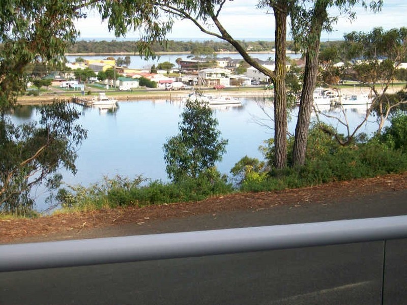 85 Seaview Parade, Kalimna VIC 3909