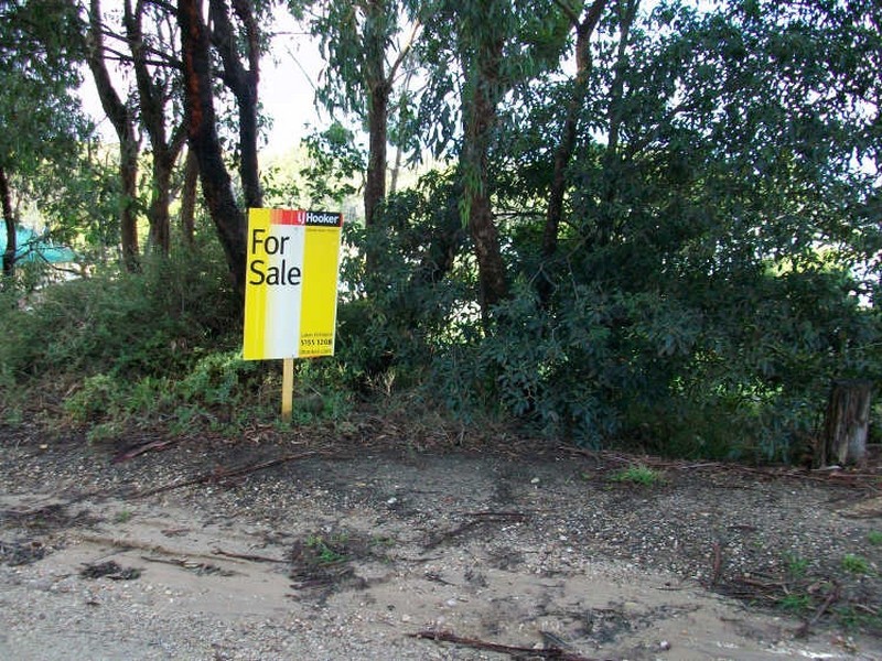 68 Ocean View Parade, Lakes Entrance VIC 3909