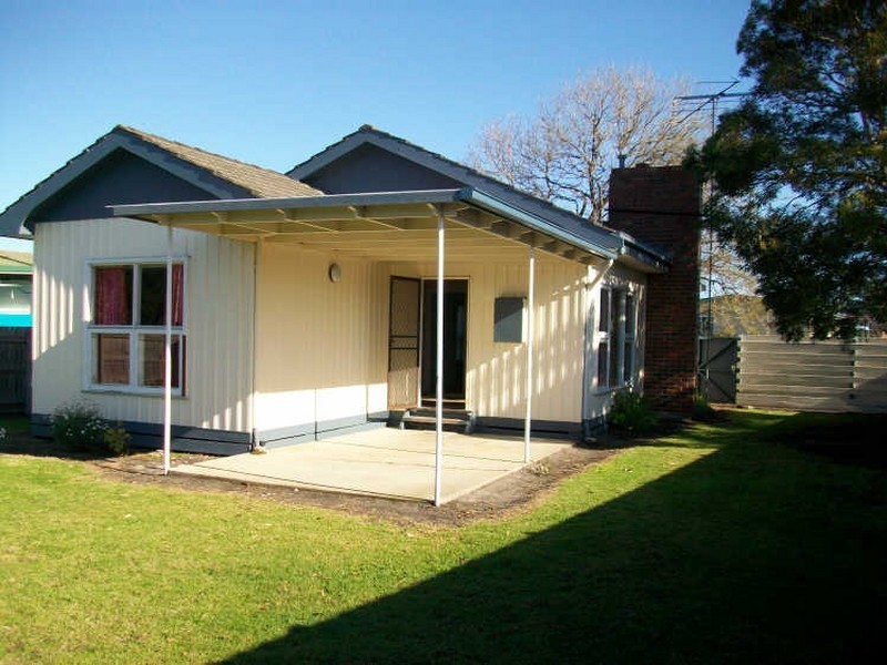 22 Fish St, Lakes Entrance VIC 3909
