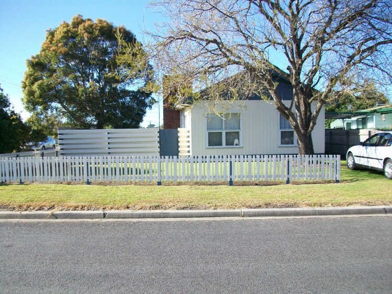 22 Fish St, Lakes Entrance VIC 3909