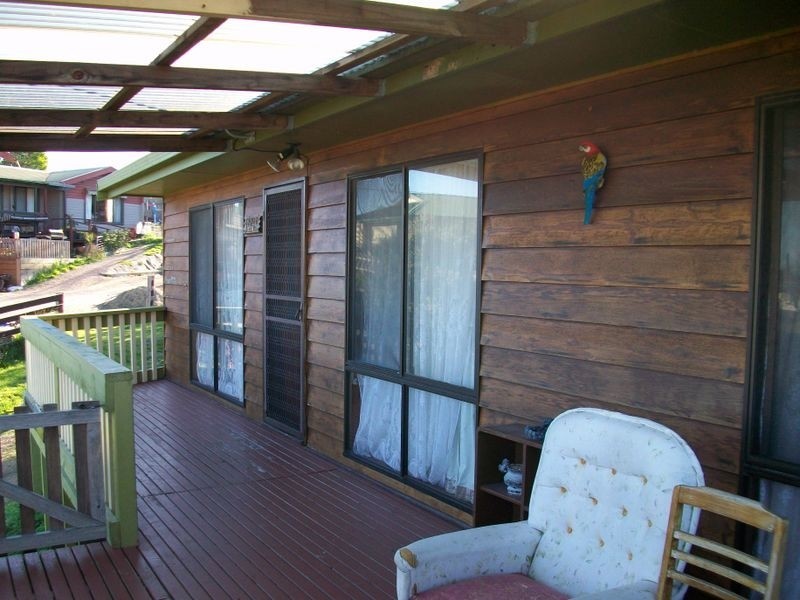 27 West Crescent, Lakes Entrance VIC 3909